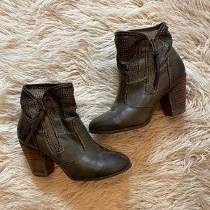 Report taupe brown leather ankle boots with mesh detail